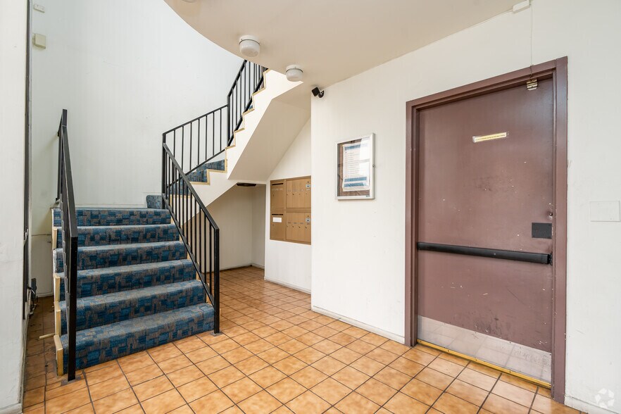 More Photos Of 24303 Walnut St, Santa Clarita Office For Lease