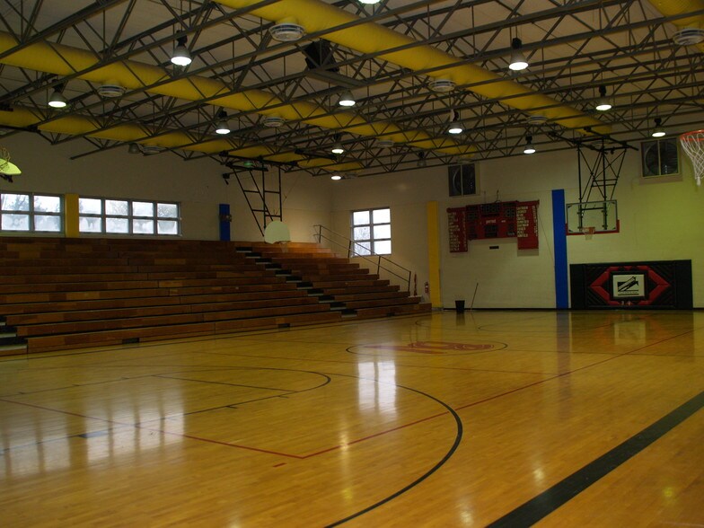 More Photos Of 1901 Mascoutah Ave, Belleville Schools For Lease