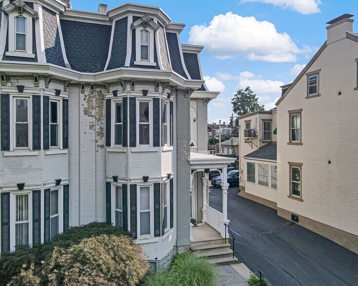 More Photos Of 207 W Broad St, Bethlehem Office For Sale