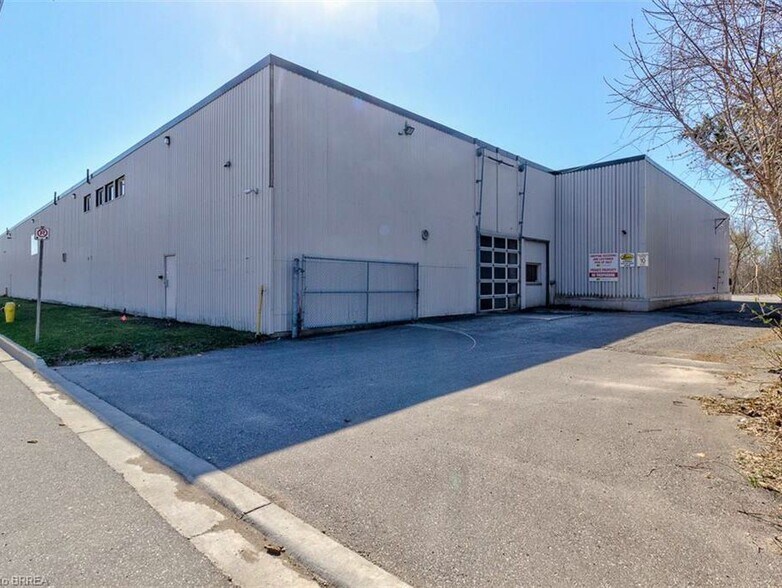 More Photos Of 80 Second Av W, Simcoe Distribution For Sale