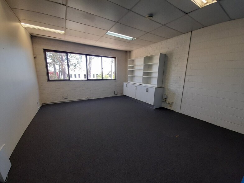 More Photos Of 40 Sterling Rd, Minchinbury Flex For Lease