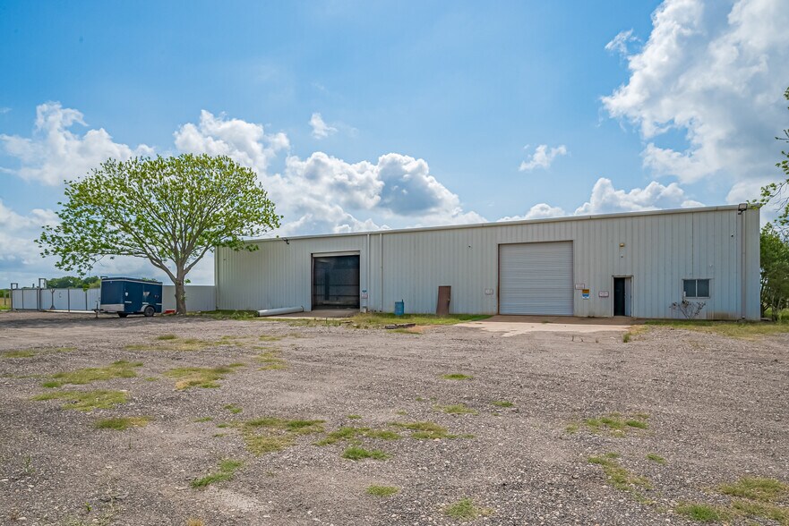 Primary Photo Of 3715 US-59 Hwy, Rosenberg Warehouse For Lease