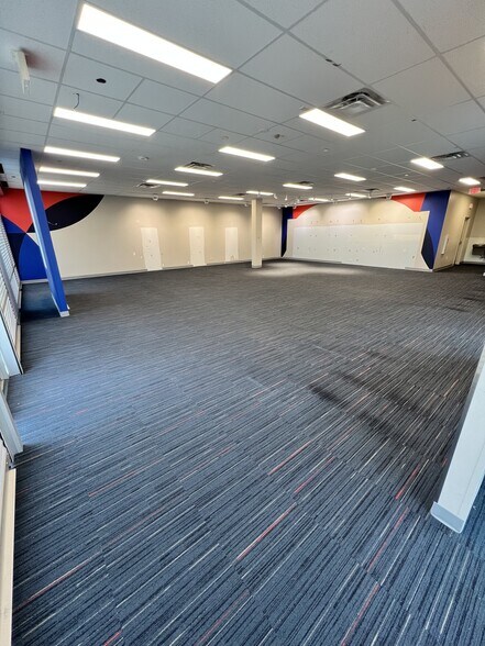 More Photos Of 10140 E 71st St, Tulsa Freestanding For Lease