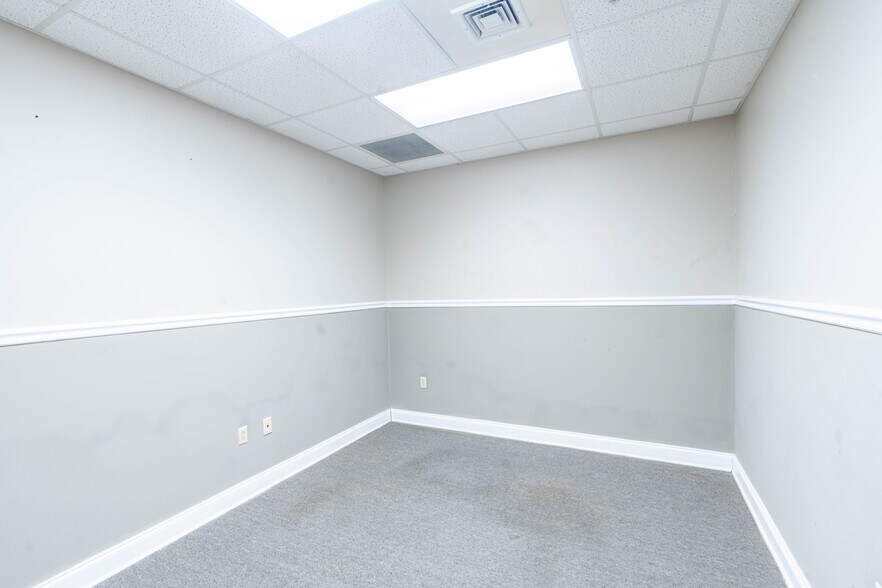 More Photos Of 819 Newman Dr, Helena Office For Sale