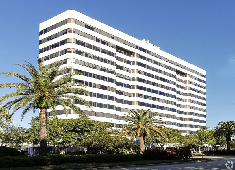 More Photos Of 4770 Biscayne Blvd, Miami Office For Sale