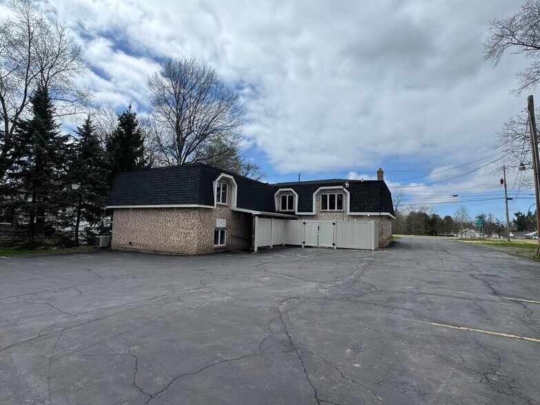 More Photos Of 721 Union Rd, West Seneca Medical For Sale