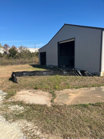 More Photos Of 4200 Maysville Rd, Commerce Light Distribution For Lease