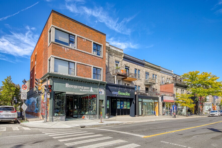 More Photos Of , Montréal General Retail For Sale