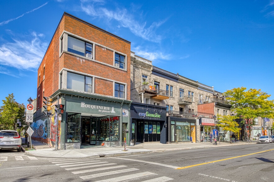 More Photos Of , Montréal General Retail For Sale