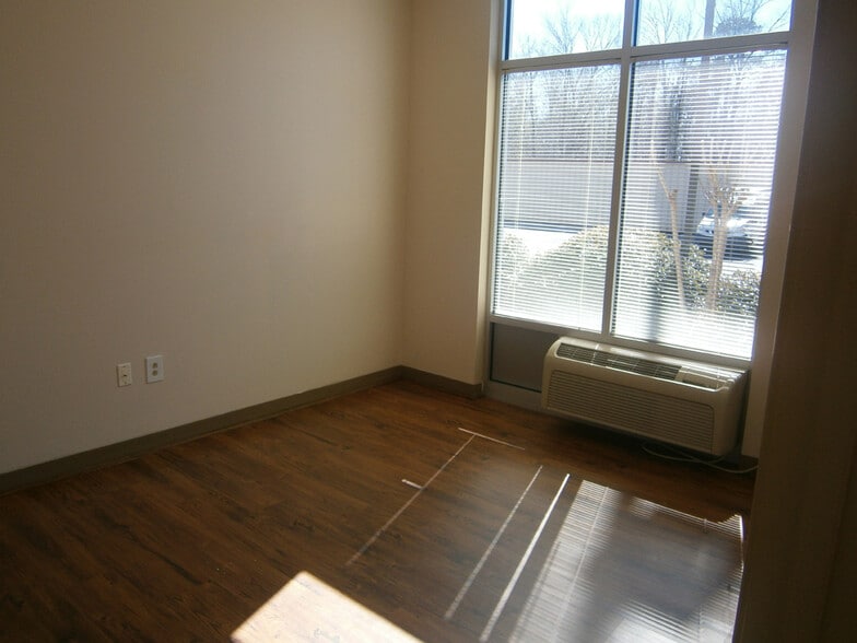 More Photos Of 1000 Sany Way, Peachtree City Self Storage For Lease
