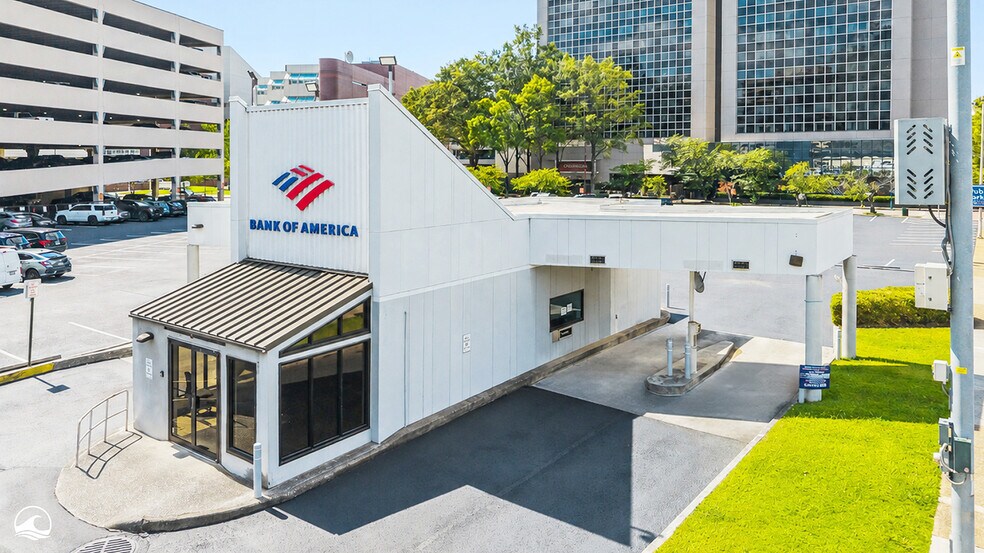 More Photos Of 110 W 10th St, Chattanooga Bank For Sale