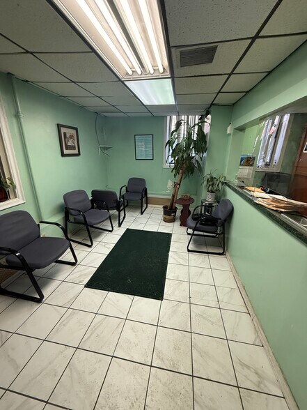More Photos Of 36 Ellwood St, New York Apartments For Lease