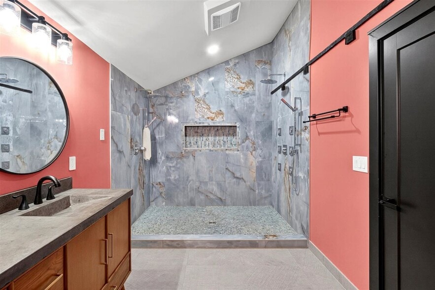 More Photos Of 1034 S Kingshighway Blvd, Saint Louis Office For Sale