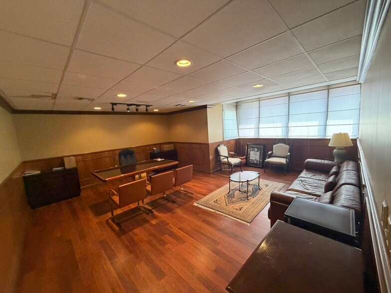 More Photos Of 2248-2252 NW 93rd Ave, Miami Warehouse For Sale