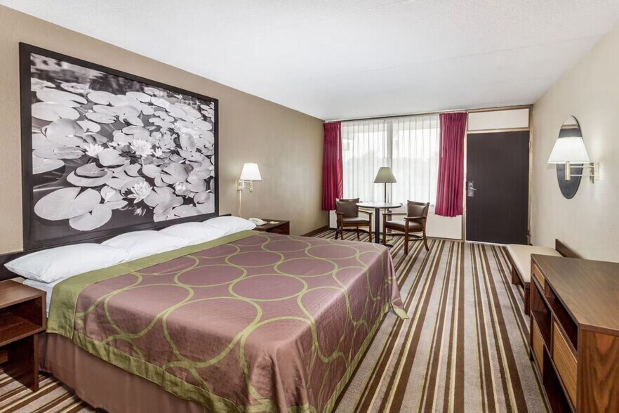 More Photos Of 1389 N Saint Augustine Rd, Valdosta Hotel For Sale