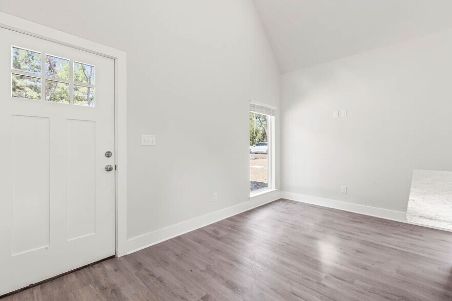 More Photos Of 20048 County Road 4118 Rd, Lindale Apartments For Sale