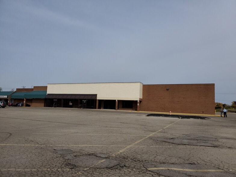 More Photos Of 4249 E Square Dr, Columbus Unknown For Lease