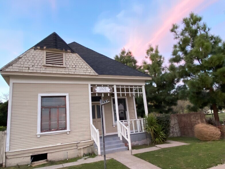 More Photos Of 1101 W Burbank Blvd, Burbank Office Residential For Lease