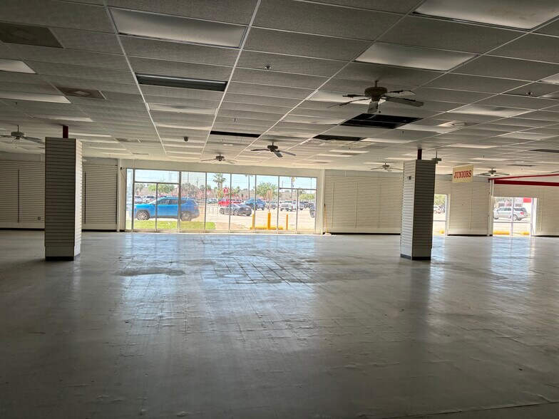 More Photos Of 2250-2334 Boca Chica Blvd, Brownsville Unknown For Lease