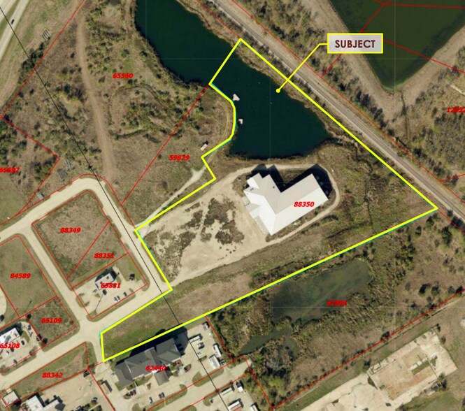 More Photos Of 1705 South I-45 East, Corsicana Showroom For Lease