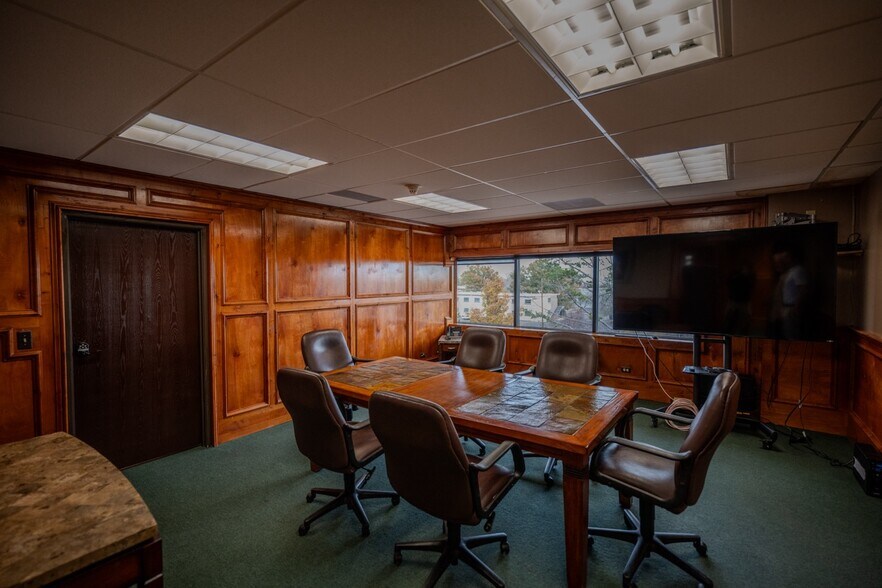 More Photos Of 605 Parfet St, Lakewood Medical For Sale