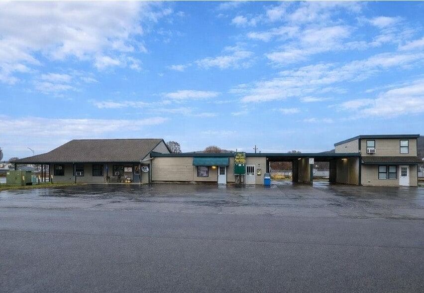 Primary Photo Of 24 Park Dr, Hornell Flex For Sale