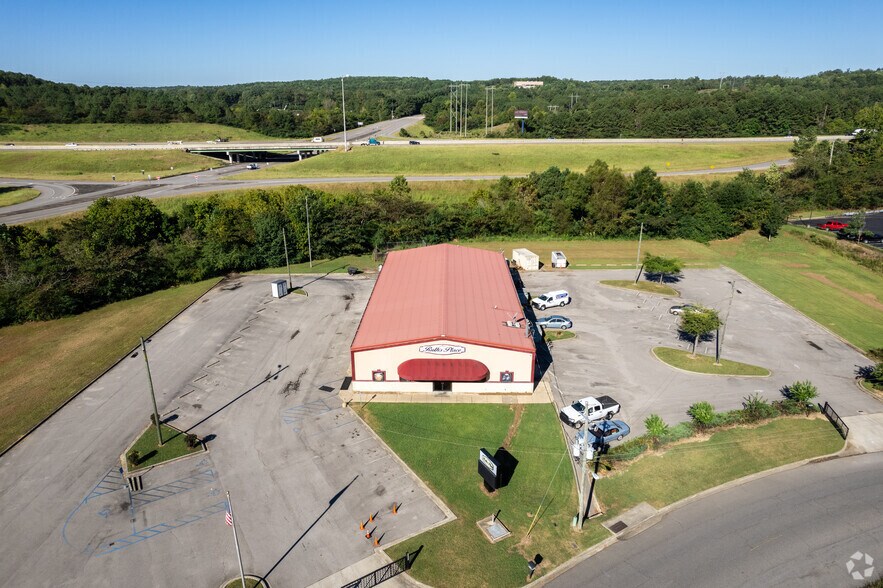 More Photos Of 2404 Derby Dr, Birmingham Restaurant For Sale