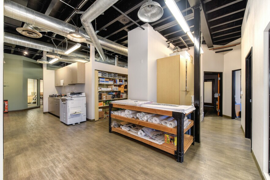 More Photos Of 2940 Spafford St, Davis Office For Lease