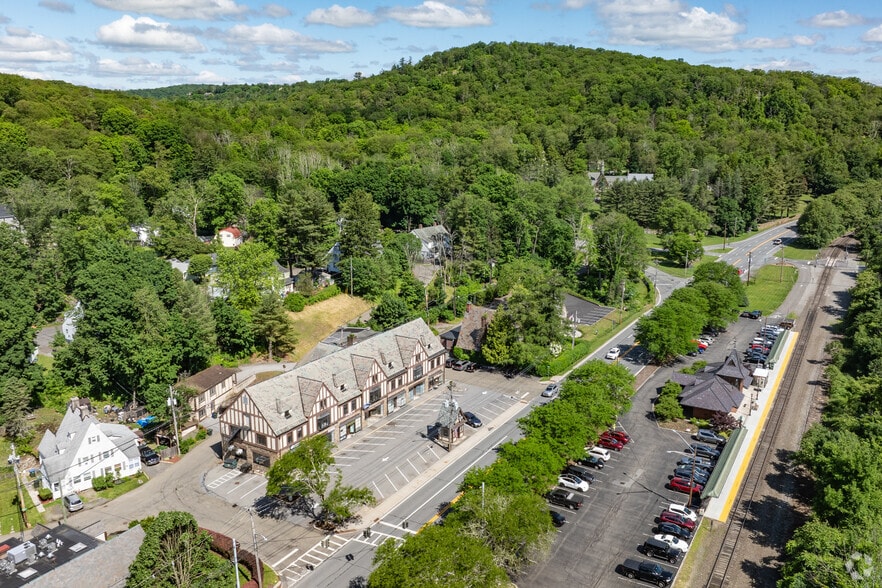 More Photos Of 233 Route 17, Tuxedo Park Freestanding For Lease