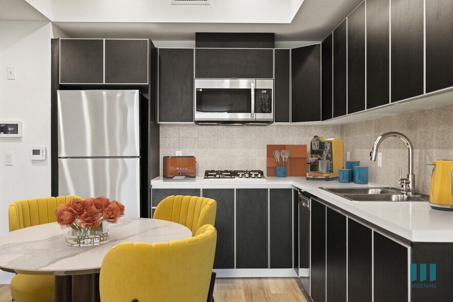 More Photos Of 951 Ogden Ave, Los Angeles Apartments For Lease