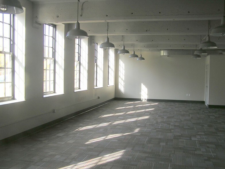 More Photos Of 215 E Main St, Vernon Apartments For Lease