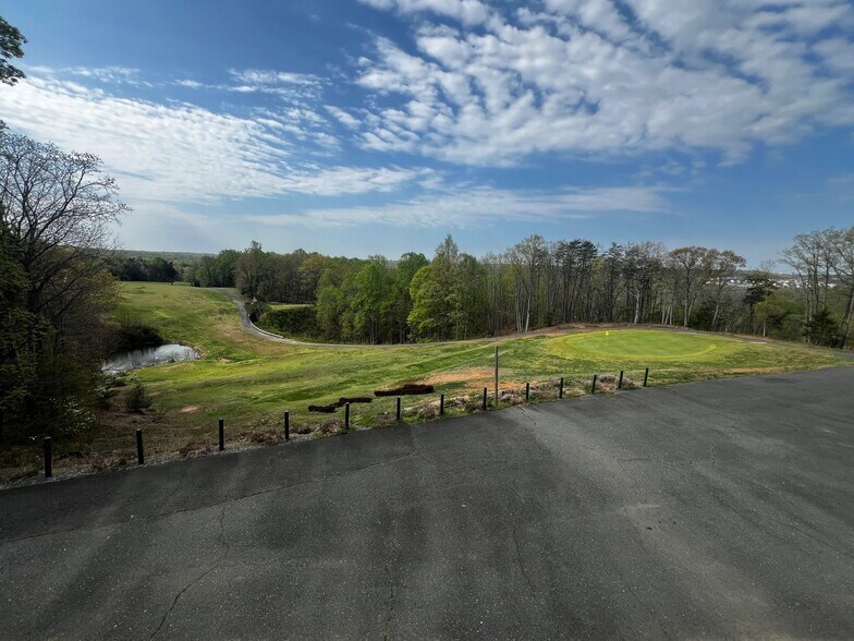 More Photos Of 202 Bow Cv, Stafford Restaurant For Lease