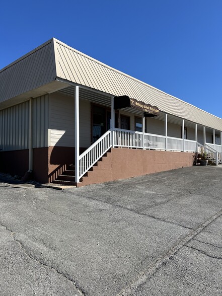 Primary Photo Of 92 Woodsdale Dr, Holiday Island Self Storage For Sale