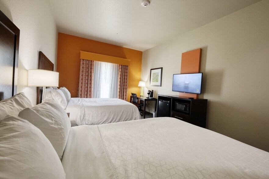 More Photos Of 14055 Park Dr, Tomball Hotel For Sale