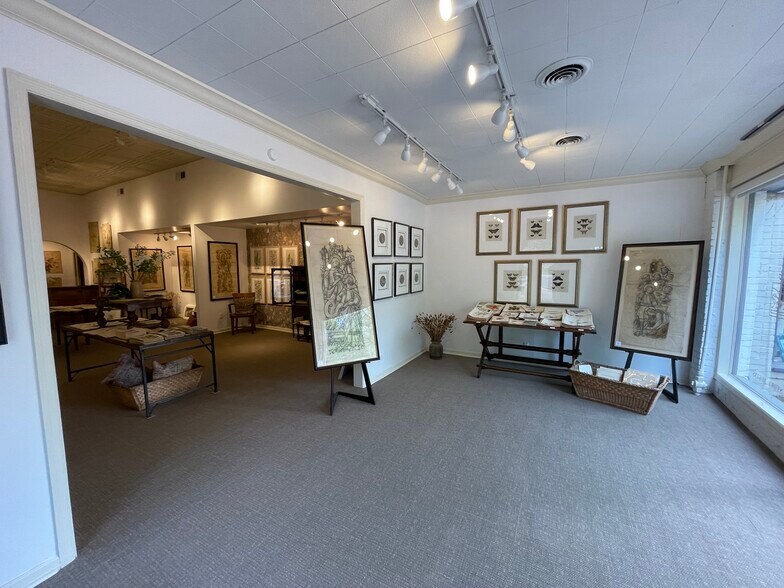 More Photos Of 1903 Cahaba Rd, Mountain Brook Storefront For Lease