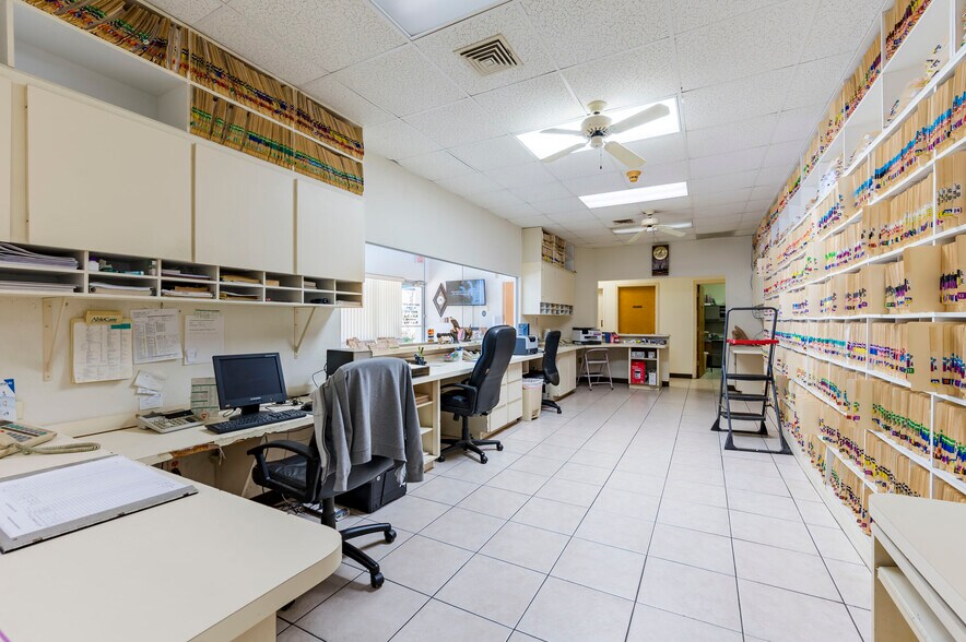 More Photos Of 655 N Indiana Ave, Englewood Medical For Sale