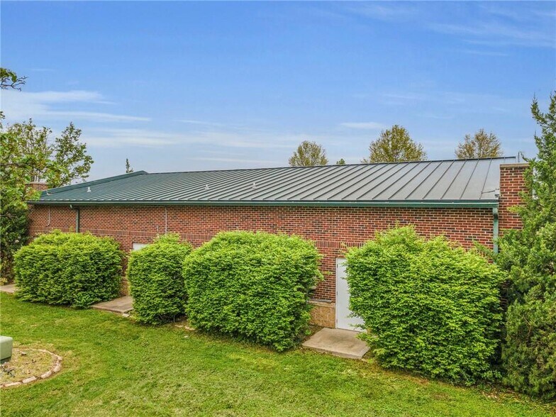 More Photos Of , Trimble Office For Sale