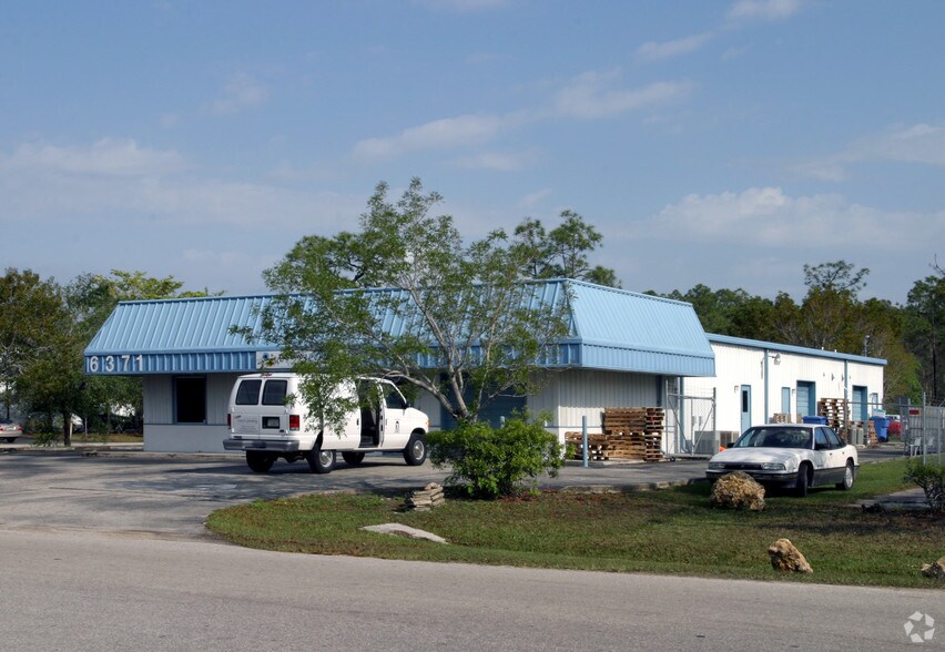 More Photos Of 6371 Arc Way, Fort Myers Manufacturing For Sale
