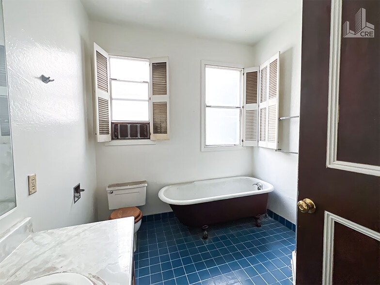 More Photos Of 1011-1015 Powell St, San Francisco Storefront Retail Residential For Sale