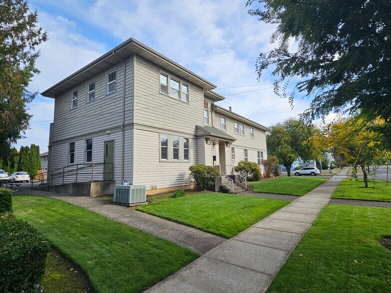More Photos Of 945 Columbia St NE, Salem Office For Sale