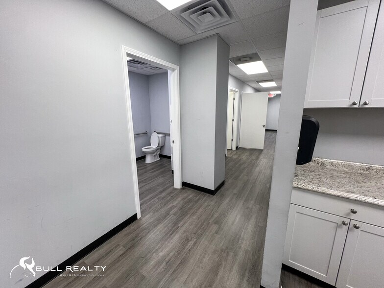 More Photos Of 6667 Vernon Woods Dr, Atlanta Medical For Lease