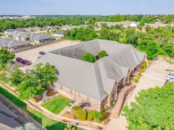 More Photos Of 1218 E 9th St, Edmond Medical For Lease