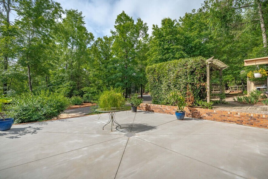 More Photos Of 1530 Buck Hill Rd, Ridgeway Industrial For Sale