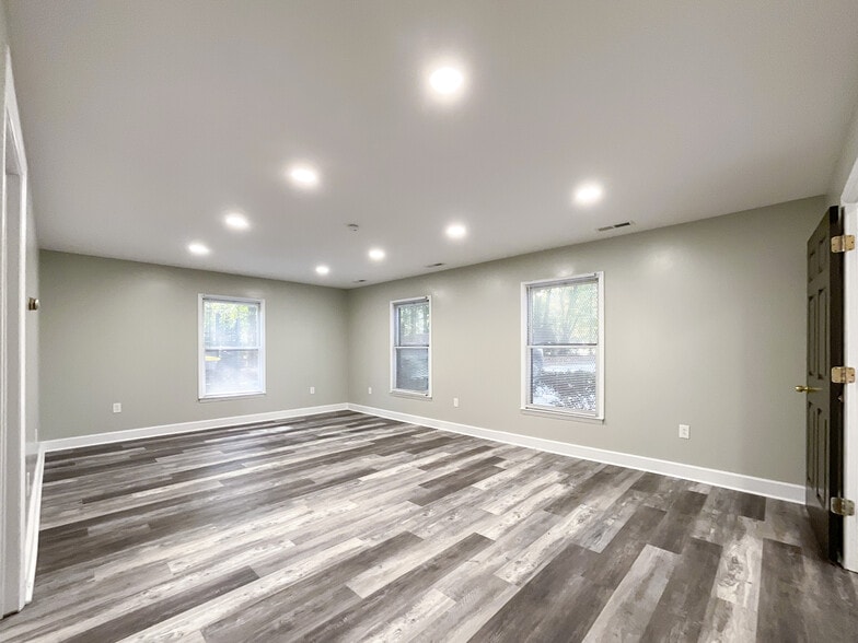 More Photos Of 1804 Lucas Ln, Charlotte Industrial For Lease