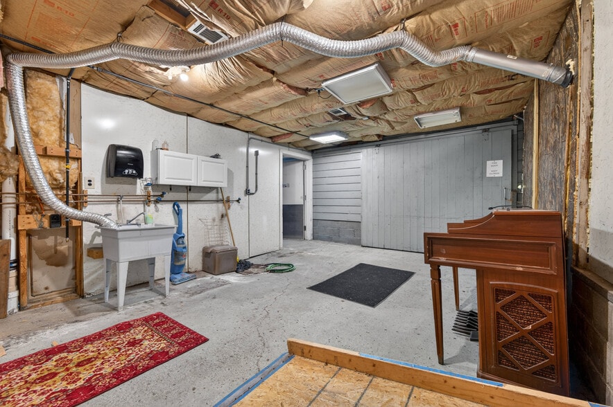 More Photos Of 209 N Main St, Belleville Medical For Sale