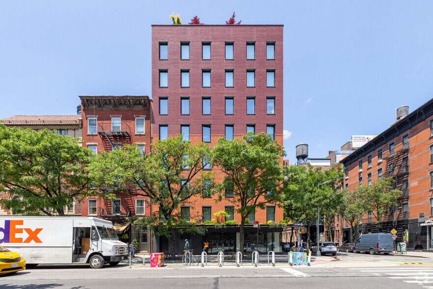 More Photos Of 500 W 22nd St, New York Apartments For Sale