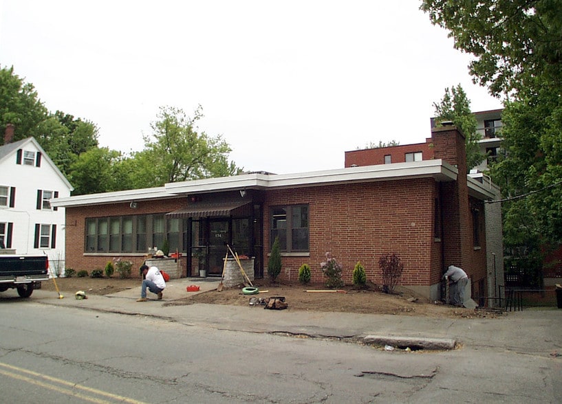 More Photos Of 174 Green St, Melrose Office For Sale