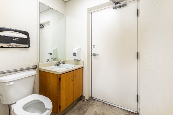 More Photos Of 1244 Iron Horse Dr, Park City General Retail For Lease