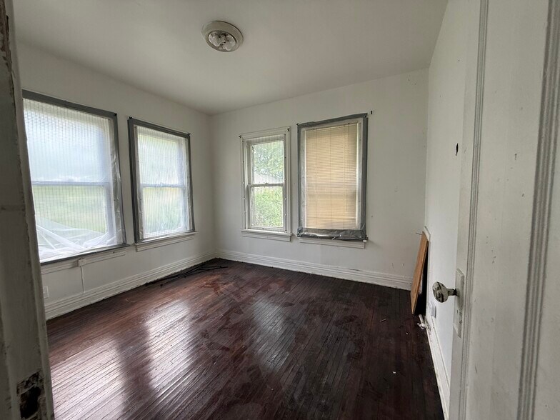 More Photos Of 2812 E Admiral Ct, Tulsa Apartments For Sale