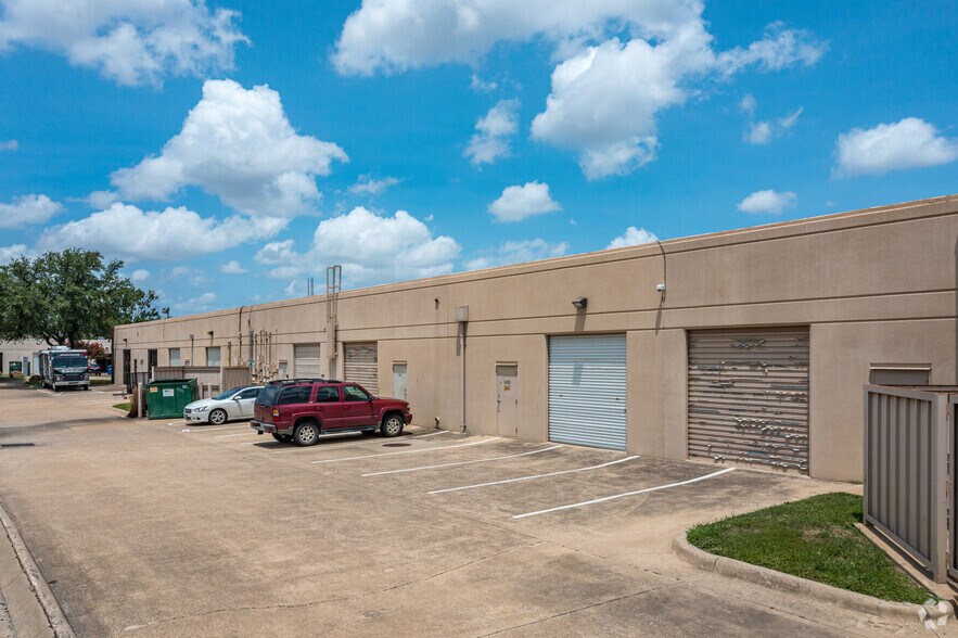 More Photos Of 1850 Crown Dr, Dallas Unknown For Lease